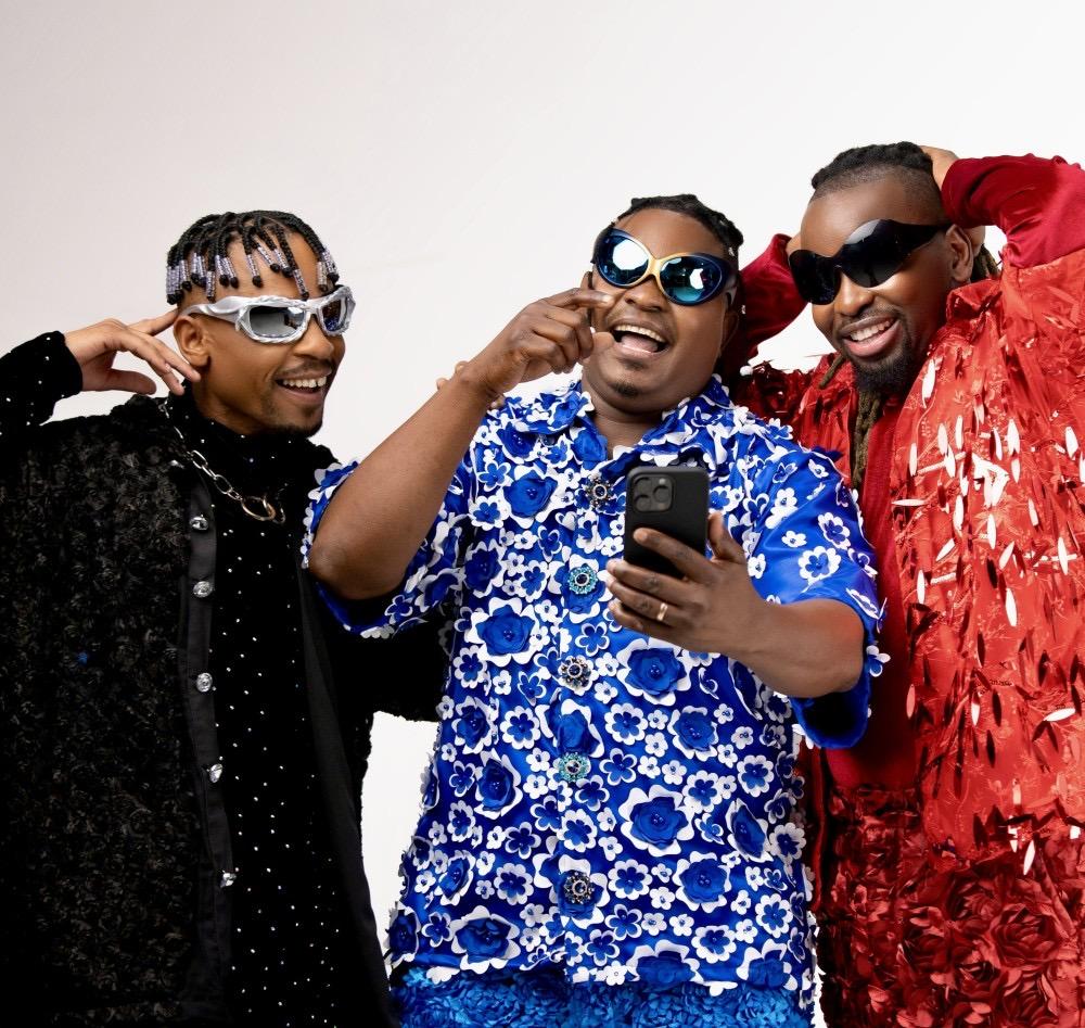 Yaba Buluku Boyz enlists Shatta Wale, Timaya, Harmonize, Jux and more for new album “DONSA” Yaba Buluku Boyz